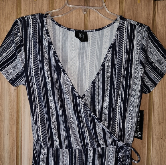 NWT Derek Heart Black and White Faux Wrap Dress Size Medium - Picture 3 of 7
